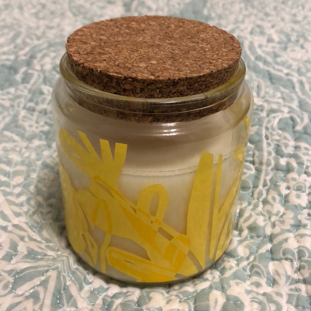 Illume “Feeling Fruity” Candle